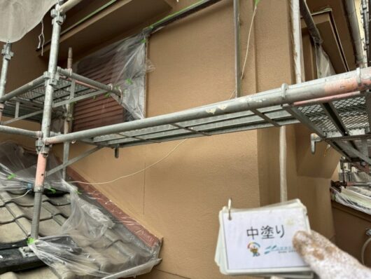 奈良県香芝市藤山S様邸　外壁塗装・防水工事 中塗り