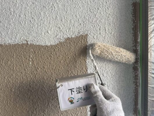 奈良県北葛城郡上牧町松里園F様邸　外壁塗装・防水工事 下塗り