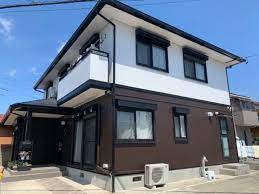 奈良の香芝市の株式会社ヨネヤの外壁塗装と屋根塗装のホワイト×ブラウン