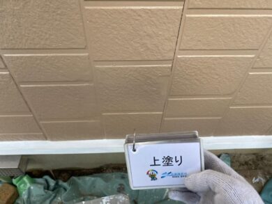 奈良香芝市F様邸　外壁塗装・屋根塗装工事 外壁上塗り