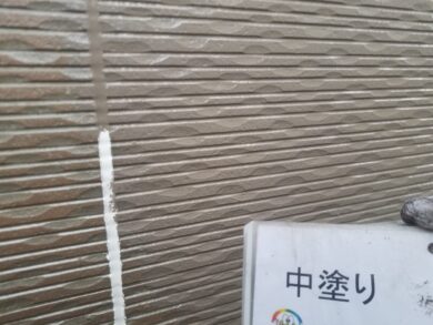 奈良香芝市H様邸　外壁塗装・屋根塗装工事 外壁中塗り