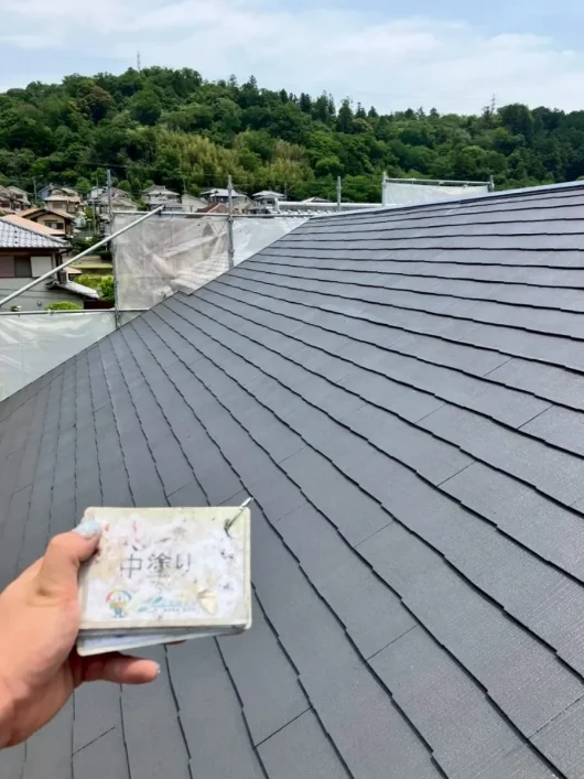 奈良県生駒市小明町S様邸　外壁塗装・屋根塗装・防水工事 屋根　中塗り