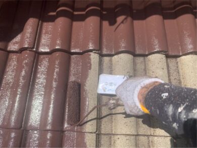奈良香芝市Ｉ様邸　外壁塗装・屋根塗装・防水工事 屋根中塗り