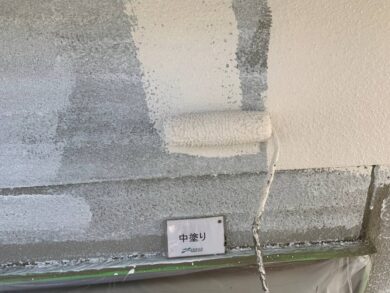 奈良香芝市F様邸　外壁塗装・屋根塗装・防水工事 外壁中塗り