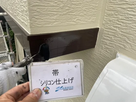 奈良県奈良市あやめ池南N様邸　外壁塗装・屋根カバー工事 帯　シリコン仕上げ