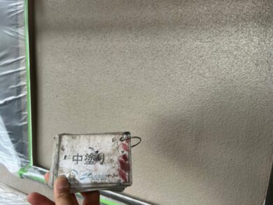 奈良奈良市W様邸　外壁塗装・屋根塗装・防水工事　 外壁中塗り