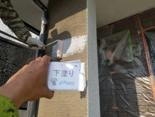 奈良県奈良市あやめ池南N様邸　外壁塗装・屋根カバー工事 外壁　下塗り