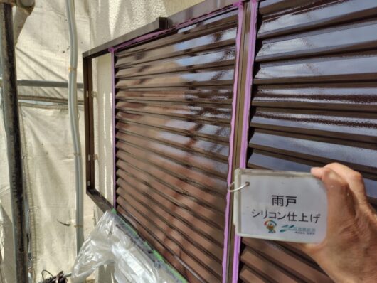 奈良県磯城郡田原本町Y様邸　外壁塗装・屋根塗装・防水工事 雨戸シリコン仕上げ