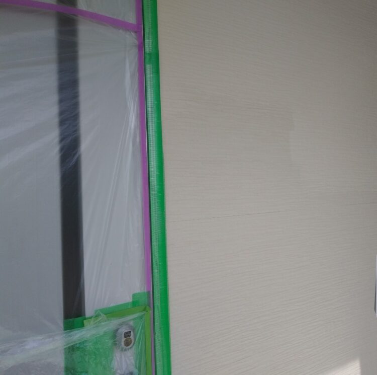 奈良の香芝の株式会社ヨネヤの外壁塗装と屋根塗装の養生テープ
