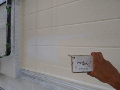 奈良生駒郡斑鳩町I様邸　外壁塗装・屋根塗装・防水工事 外壁中塗り