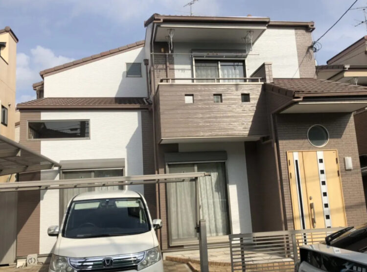 奈良の香芝の株式会社ヨネヤの外壁塗装と屋根塗装のツートンカラー施工例⑩