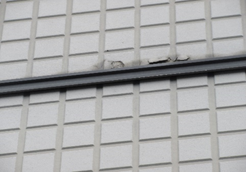 奈良の香芝市の株式会社ヨネヤの外壁塗装と屋根塗装の剥がれ